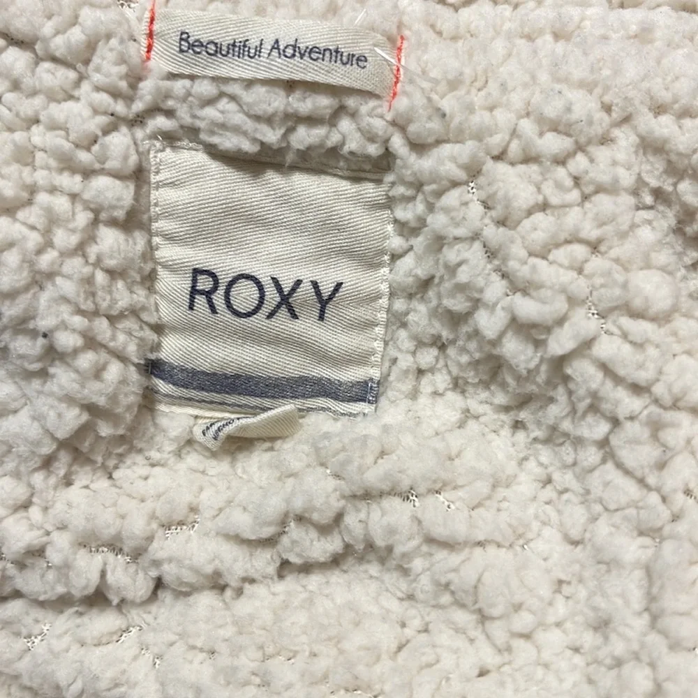 Beautiful Roxy Jacket Size L 🥰🥰 - Picture 4 of 5
